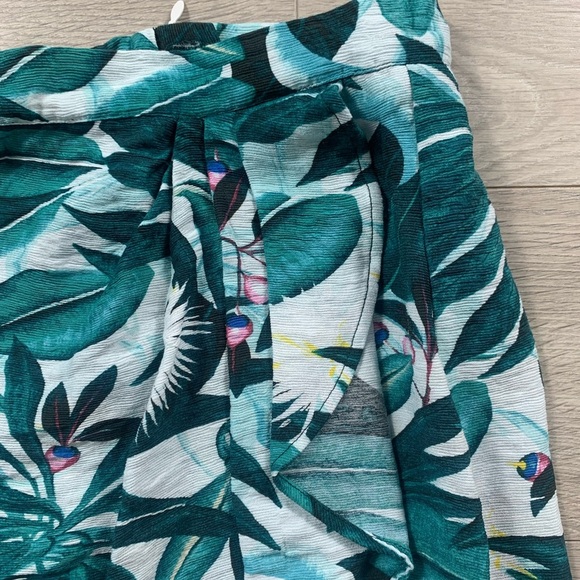 Anna Glover H&M Patterned Wrapover Mini Skirt - Picture 5 of 12